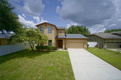 House in Kissimmee, Florida 4 bedrooms, 239.32 sq.m. № 2303179