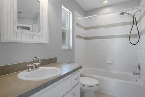 House in Spring Hill, Florida 3 bedrooms, 144.65 sq.m. № 1680469 - photo 23