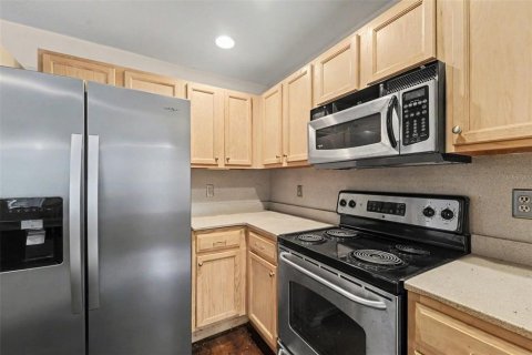 House in Spring Hill, Florida 2 bedrooms, 111.48 sq.m. № 2324240 - photo 11