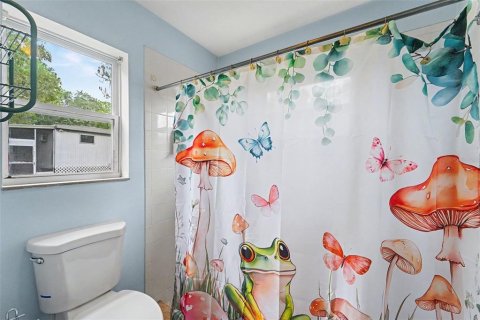 House in Spring Hill, Florida 2 bedrooms, 111.48 sq.m. № 2324240 - photo 21