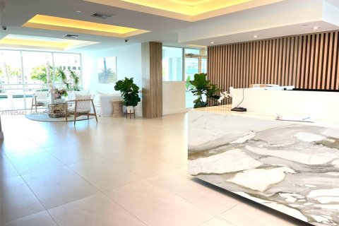 Купить кондоминиум в Майами-Бич, Флорида 2 спальни, 90.12м2, № 1983916 - фото 25