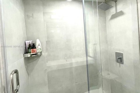 Купить кондоминиум в Майами-Бич, Флорида 2 спальни, 90.12м2, № 1983916 - фото 11