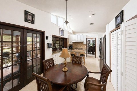 Casa en venta en Miami, Florida, 7 dormitorios, 383.97 m2 № 2171060 - foto 7