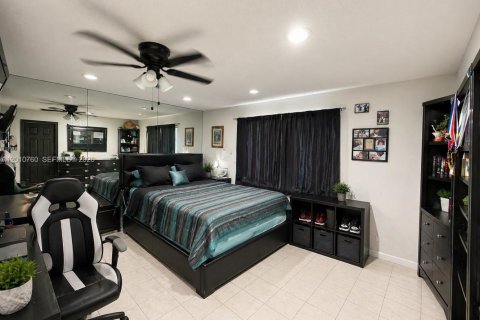 Casa en venta en Miami, Florida, 7 dormitorios, 383.97 m2 № 2171060 - foto 10