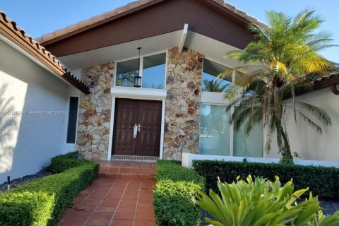 Casa en Miami, Florida 7 dormitorios, 383.97 m2 № 2171060