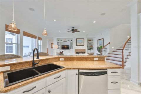 House in Apollo Beach, Florida 4 bedrooms, 343.65 sq.m. № 2114300 - photo 24