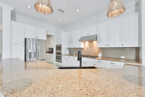 House in Apollo Beach, Florida 4 bedrooms, 343.65 sq.m. № 2114300 - photo 19