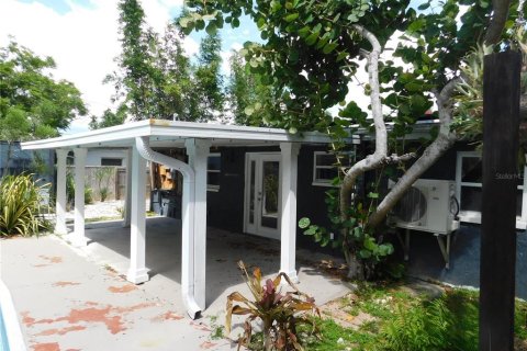 House in Saint Petersburg, Florida 2 bedrooms, 67.17 sq.m. № 2388736 - photo 17