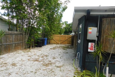House in Saint Petersburg, Florida 2 bedrooms, 67.17 sq.m. № 2388736 - photo 13