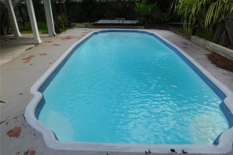 House in Saint Petersburg, Florida 2 bedrooms, 67.17 sq.m. № 2388736 - photo 15