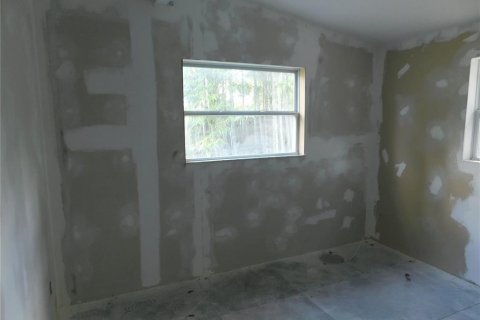 House in Saint Petersburg, Florida 2 bedrooms, 67.17 sq.m. № 2388736 - photo 9
