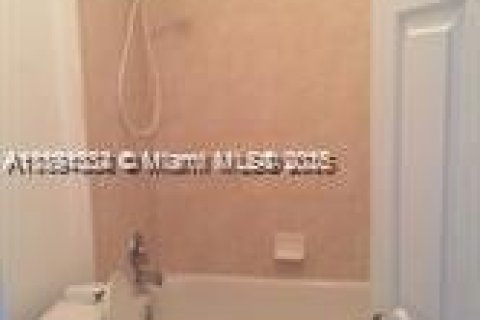 Casa en alquiler en Pompano Beach, Florida, 3 dormitorios, 114.08 m2 № 1944583 - foto 6