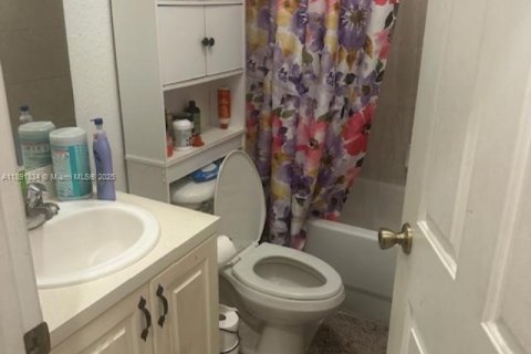 Casa en alquiler en Pompano Beach, Florida, 3 dormitorios, 114.08 m2 № 1944583 - foto 12