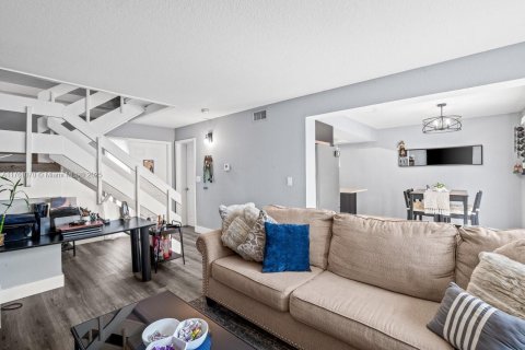 Condo in Boynton Beach, Florida, 2 bedrooms  № 1506734 - photo 1