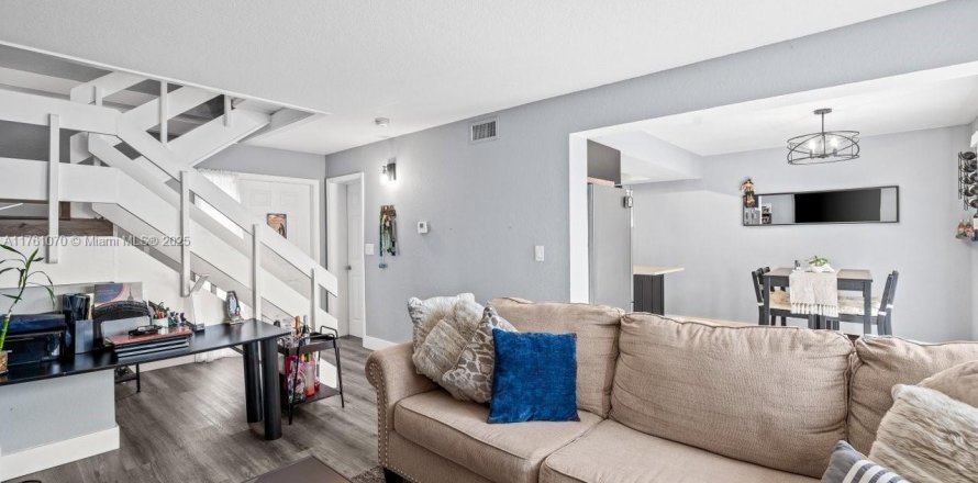 Condo in Boynton Beach, Florida, 2 bedrooms № 1506734