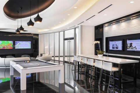 Condo in Miami, Florida, 3 bedrooms № 2016368 - photo 17