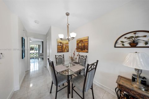 Condo in Miami, Florida, 1 bedroom № 2152963 - photo 5