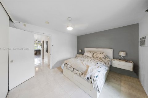 Condo in Miami, Florida, 1 bedroom № 2152963 - photo 13