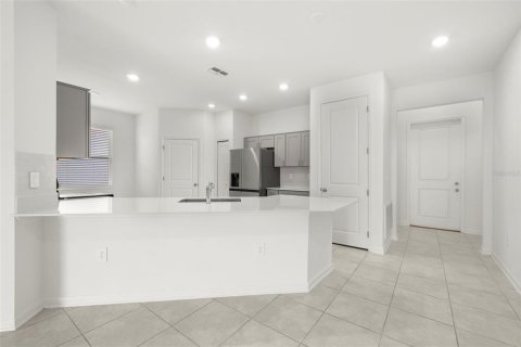 Casa en alquiler en Eagle Lake, Florida, 4 dormitorios, 199.74 m2 № 1909841 - foto 8