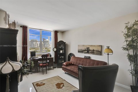 Купить кондоминиум в Санни-Айлс-Бич, Флорида 2 спальни, 125.42м2, № 1948011 - фото 26