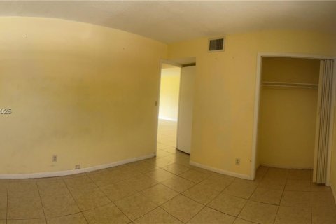 Condo in Plantation, Florida, 2 bedrooms  № 1683555 - photo 14