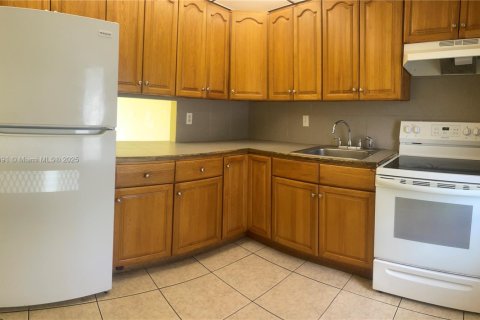 Condo in Plantation, Florida, 2 bedrooms  № 1683555 - photo 6
