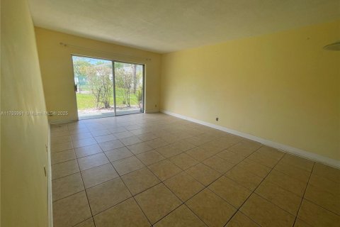 Condo in Plantation, Florida, 2 bedrooms  № 1683555 - photo 3