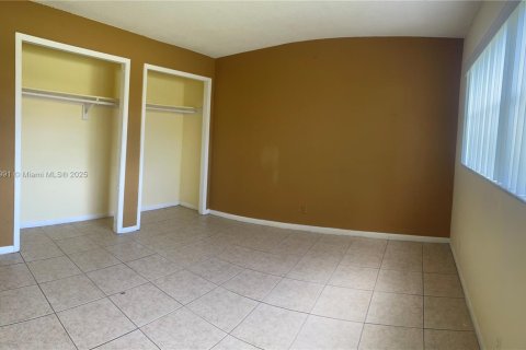 Condo in Plantation, Florida, 2 bedrooms  № 1683555 - photo 13