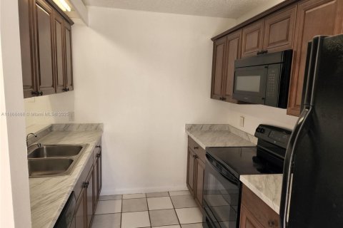 Adosado en alquiler en West Palm Beach, Florida, 2 dormitorios, 114.83 m2 № 1897566 - foto 13