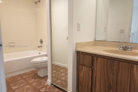 Adosado en alquiler en West Palm Beach, Florida, 2 dormitorios, 114.83 m2 № 1897566 - foto 5