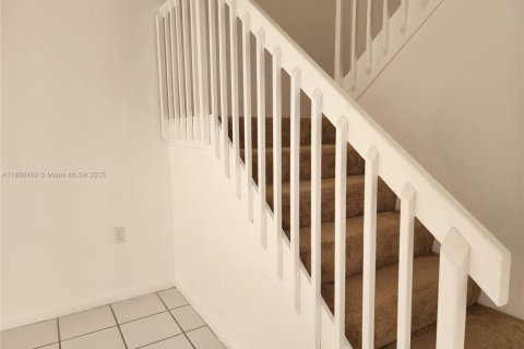 Adosado en alquiler en West Palm Beach, Florida, 2 dormitorios, 114.83 m2 № 1897566 - foto 17