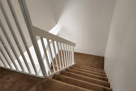 Adosado en alquiler en West Palm Beach, Florida, 2 dormitorios, 114.83 m2 № 1897566 - foto 11
