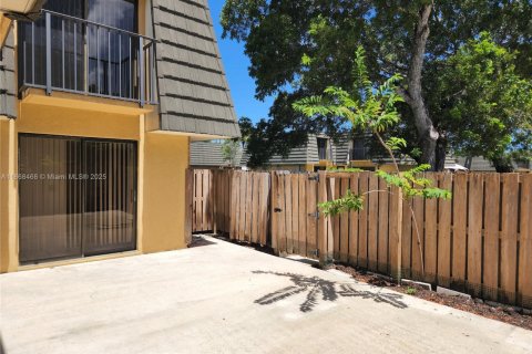 Adosado en alquiler en West Palm Beach, Florida, 2 dormitorios, 114.83 m2 № 1897566 - foto 16