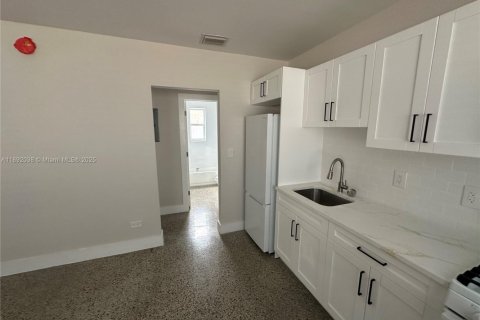 Appartement à louer à Miami, Floride: 1 chambre, 51.1 m2 № 2169792 - photo 13