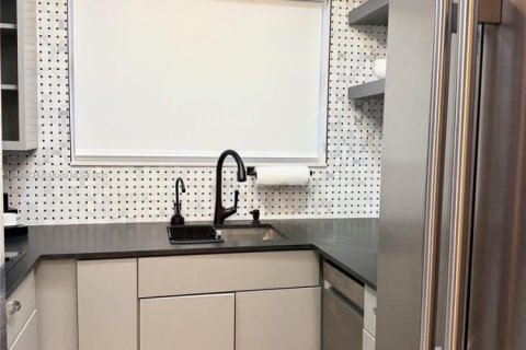 Condo in Miami, Florida, 1 bedroom  № 1941168 - photo 21