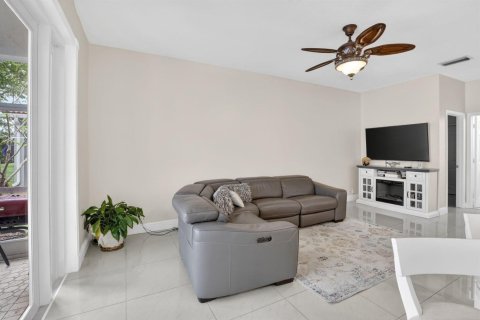 Casa en venta en Weston, Florida, 5 dormitorios, 274.99 m2 № 2175523 - foto 8