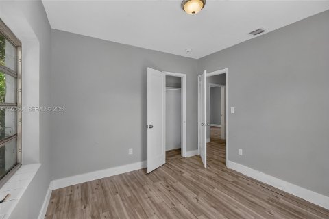 Villa ou maison à vendre à Miami, Floride: 4 chambres, 107.4 m2 № 2244380 - photo 26