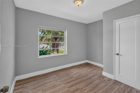 Villa ou maison à vendre à Miami, Floride: 4 chambres, 107.4 m2 № 2244380 - photo 30