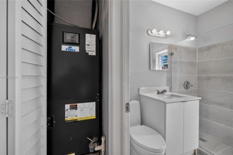 Villa ou maison à vendre à Miami, Floride: 4 chambres, 107.4 m2 № 2244380 - photo 23