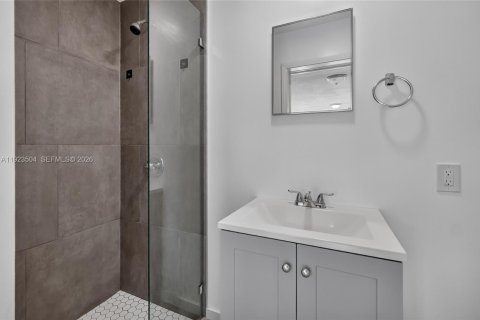 Villa ou maison à vendre à Miami, Floride: 4 chambres, 107.4 m2 № 2244380 - photo 15
