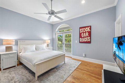 House in Miami Beach, Florida 5 bedrooms, 415.64 sq.m. № 2039713 - photo 13