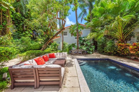 House in Miami Beach, Florida 5 bedrooms, 415.64 sq.m. № 2039713 - photo 29