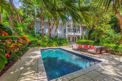 House in Miami Beach, Florida 5 bedrooms, 415.64 sq.m. № 2039713 - photo 30