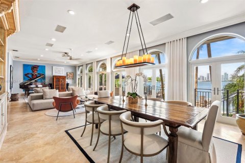 House in Miami Beach, Florida 5 bedrooms, 415.64 sq.m. № 2039713 - photo 21