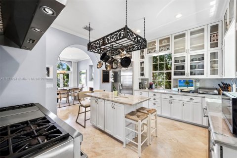 House in Miami Beach, Florida 5 bedrooms, 415.64 sq.m. № 2039713 - photo 20