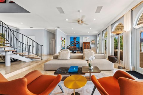 House in Miami Beach, Florida 5 bedrooms, 415.64 sq.m. № 2039713 - photo 22