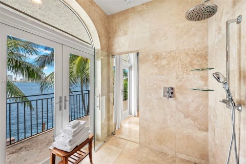 House in Miami Beach, Florida 5 bedrooms, 415.64 sq.m. № 2039713 - photo 7