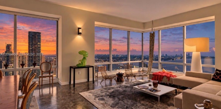 Condo à Miami, Floride, 3 chambres  № 2414279