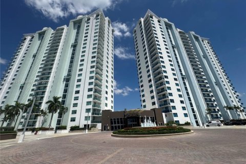 Copropriété à louer à Sunrise, Floride: 3 chambres, 143.63 m2 № 1959943 - photo 4