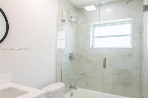 Casa en venta en Tamarac, Florida, 2 dormitorios, 112.97 m2 № 1955751 - foto 4